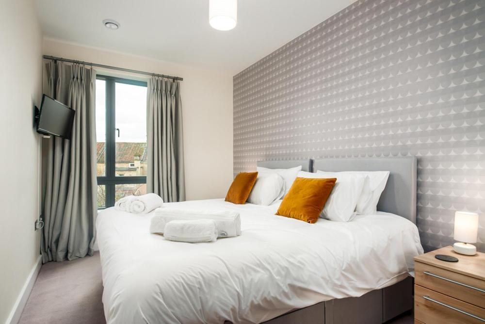 Solar Sanctuary- Skyline Balcony, City Centre, Three Floors, King Beds, Netflix And More! Bath Kültér fotó