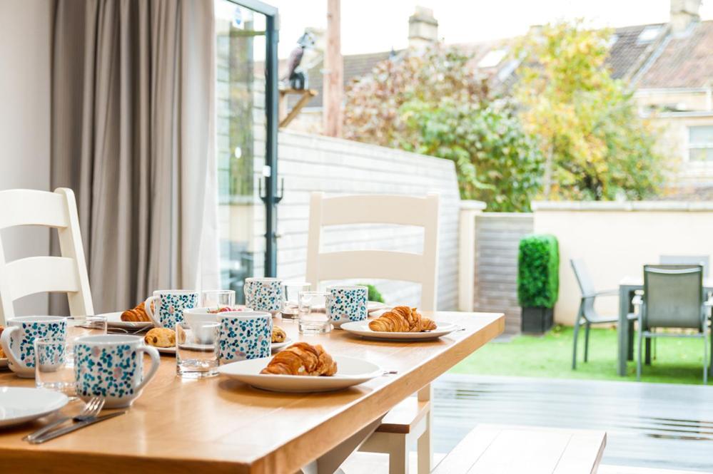 Solar Sanctuary- Skyline Balcony, City Centre, Three Floors, King Beds, Netflix And More! Bath Kültér fotó