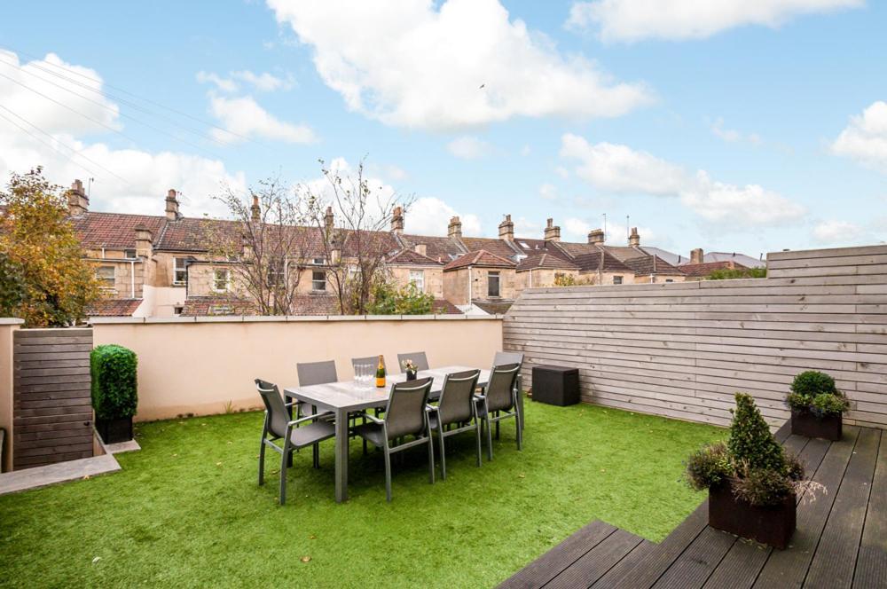 Solar Sanctuary- Skyline Balcony, City Centre, Three Floors, King Beds, Netflix And More! Bath Kültér fotó
